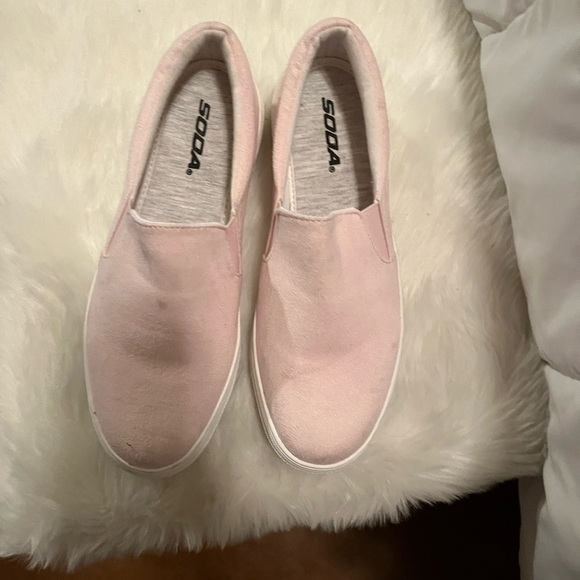 Soda Pink Suede Slip on Sneakers Size 7 - Picture 1 of 5